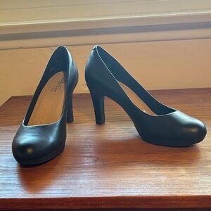 Clarks Elegant Black Small Heels